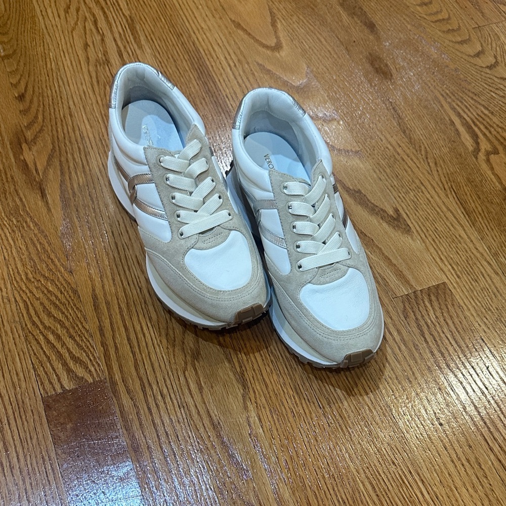 Veronica Beard beautiful sneaker